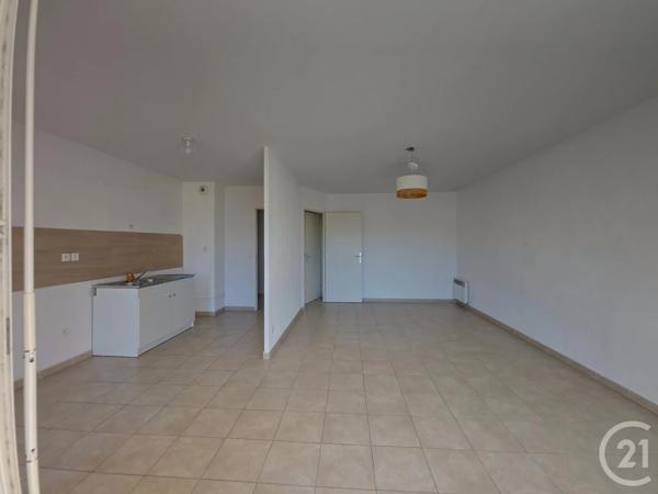 Appartement F3 à vendre  3 pièces - 65,44 m 2   MARSEILLE  - 13004