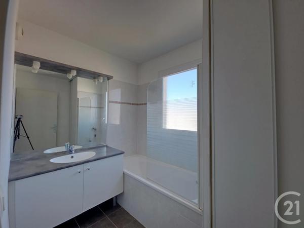 Appartement F3 à vendre  3 pièces - 65,44 m 2   MARSEILLE  - 13004
