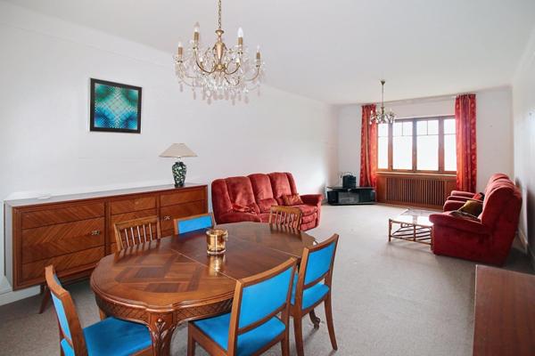 Centre de Villerupt : maison familiale avec terrasse, garage et studio.