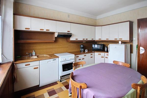 Centre de Villerupt : maison familiale avec terrasse, garage et studio.