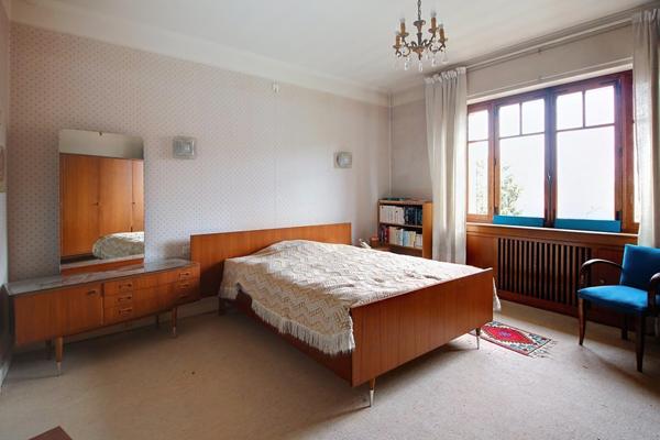 Centre de Villerupt : maison familiale avec terrasse, garage et studio.