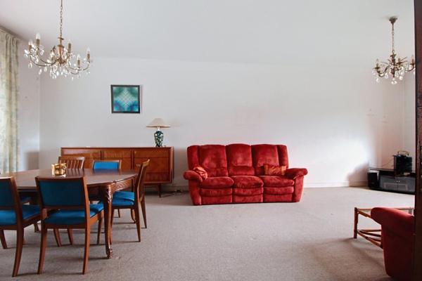 Centre de Villerupt : maison familiale avec terrasse, garage et studio.