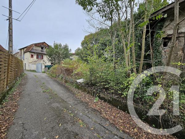 Immeuble à vendre  225 m2 SAUVETERRE DE BEARN - 64