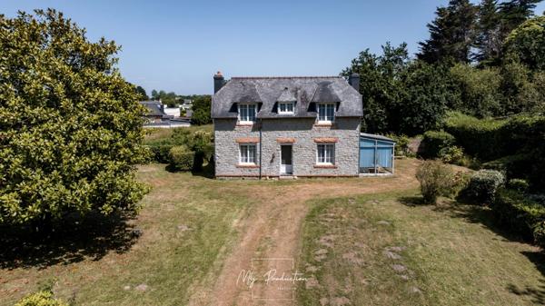 A 5' à pied du bord de mer, maison de CHARME, PLAGES à pied et accès direct GR 34 !