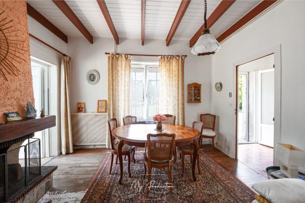 A 5' à pied du bord de mer, maison de CHARME, PLAGES à pied et accès direct GR 34 !