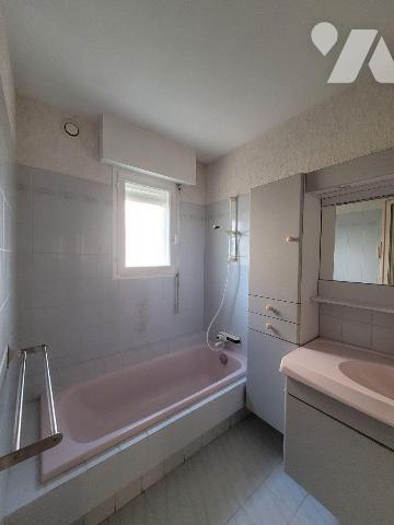 Maison à Vendre à Pleurtuit (35730) en Ille-et-Vilaine (35)

Cette maison d'une surface habit...