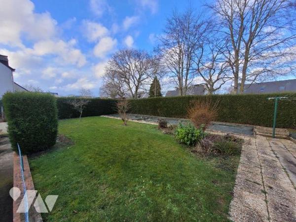 Maison à Vendre à Pleurtuit (35730) en Ille-et-Vilaine (35)

Cette maison d'une surface habit...