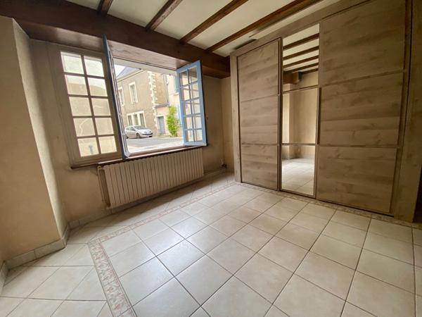 APPARTEMENT T1 - CHATEAU-GONTIER - CENTRE-VILLE