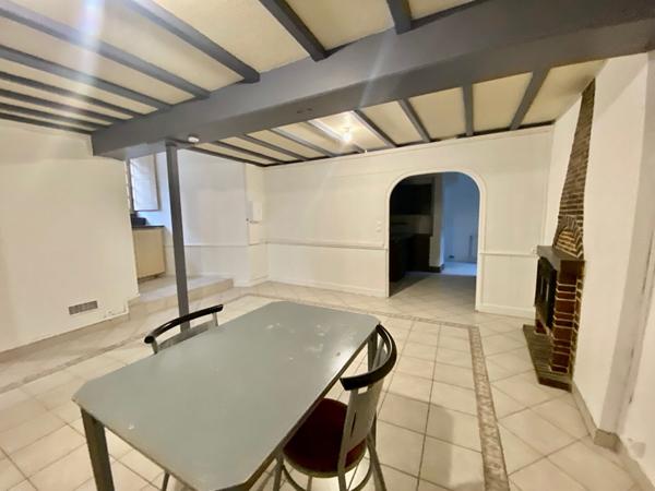 APPARTEMENT T1 - CHATEAU-GONTIER - CENTRE-VILLE