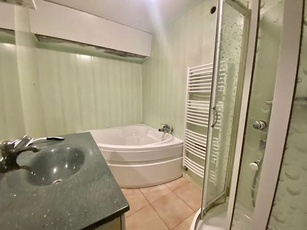 APPARTEMENT T1 - CHATEAU-GONTIER - CENTRE-VILLE