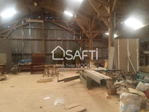 EXCLUSIVITE - PLEYBEN (29190) : Terrain avec atelier/hangar/accueil libre de toute activité.