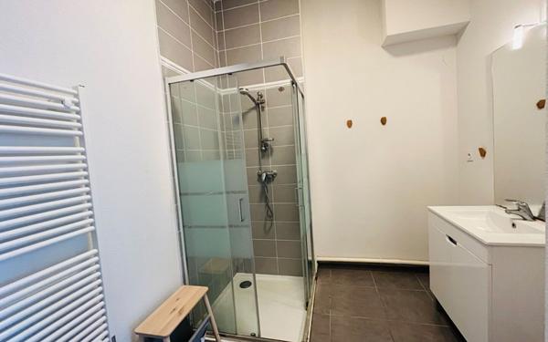 Appartement à louer    2 pièces •  Bordeaux