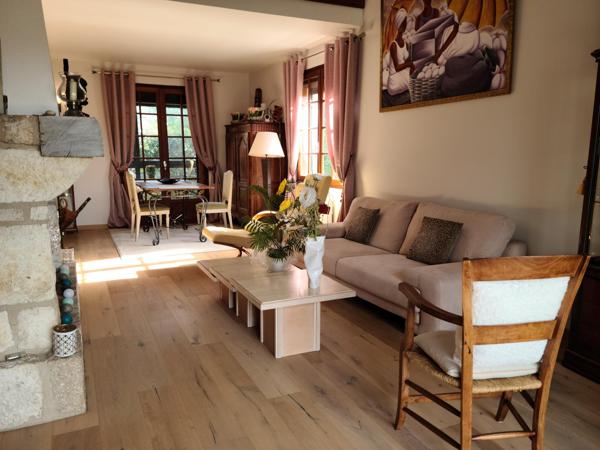 Maison de charme 3 / 4 chambres, garage et jardin.