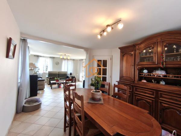 En exclusivité Jolie Maison de 150m² au sol à HOLTZHEIM avec piscine chauffée, climatisation sur 7 ares de terrain