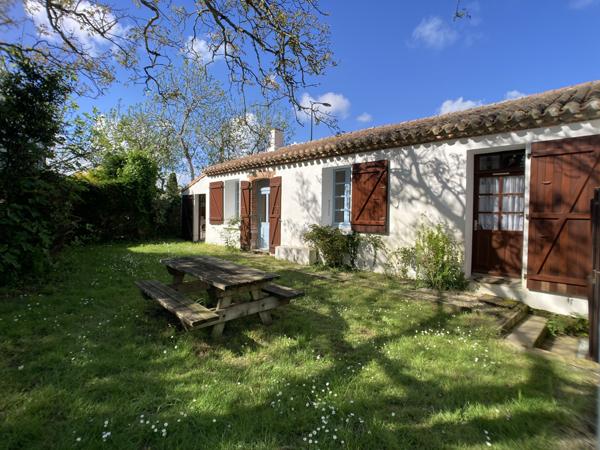 Charme authentique et cadre bucolique, à seulement 10 min des plages !