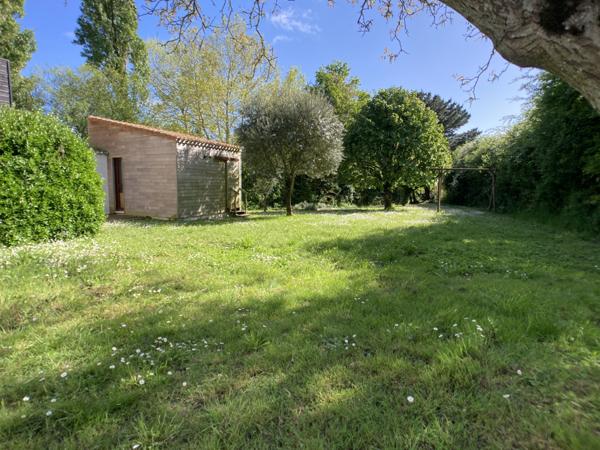 Charme authentique et cadre bucolique, à seulement 10 min des plages !
