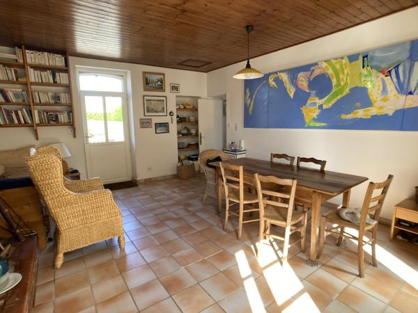 Charme authentique et cadre bucolique, à seulement 10 min des plages !