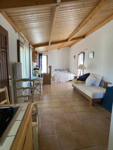 Charme authentique et cadre bucolique, à seulement 10 min des plages !