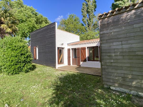 Charme authentique et cadre bucolique, à seulement 10 min des plages !