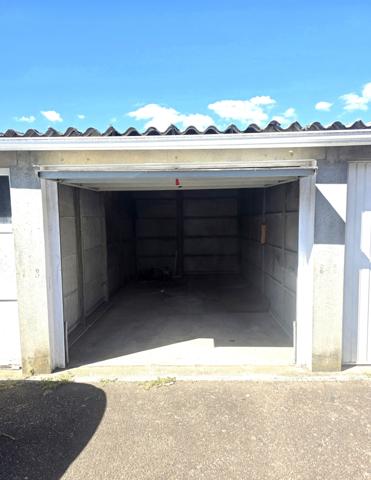 Parking
        
        - 12 m² Exclusivité 11 500 € *