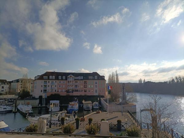 Magnifique 3P 75M2 Entièrement Rénové avec Matériaux de Qualité