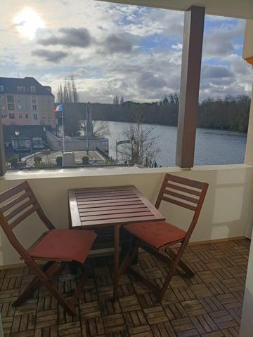 Magnifique 3P 75M2 Entièrement Rénové avec Matériaux de Qualité