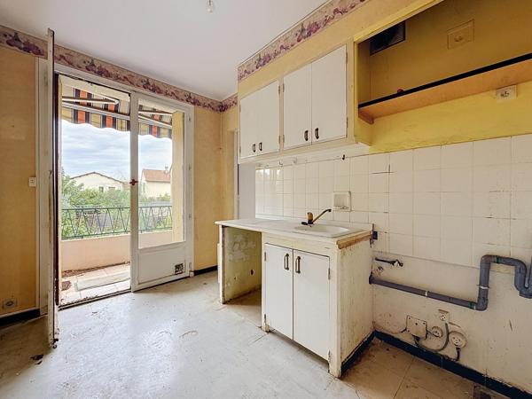 Appartement avec garage et cave secteur recherché à rénover.