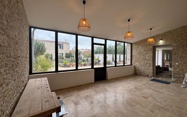 Maison à vendre    9 pièces •  Saint-Georges-d'Oléron