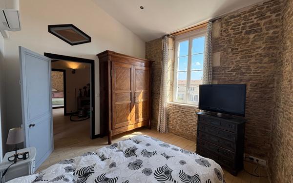 Maison à vendre    9 pièces •  Saint-Georges-d'Oléron