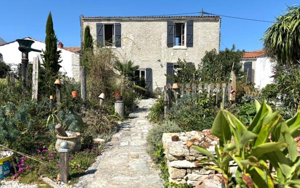 Maison à vendre    9 pièces •  Saint-Georges-d'Oléron