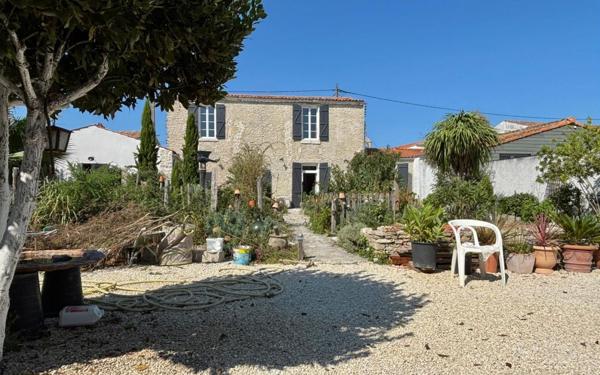 Maison à vendre    9 pièces •  Saint-Georges-d'Oléron