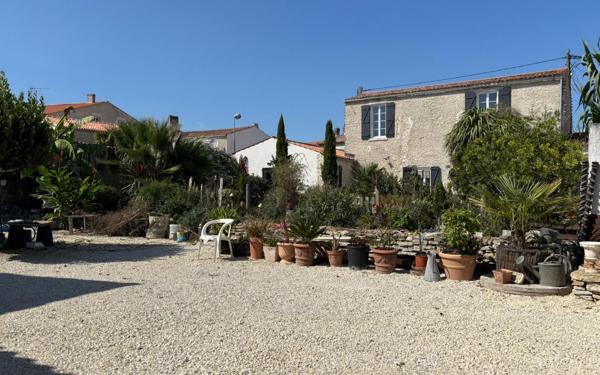 Maison à vendre    9 pièces •  Saint-Georges-d'Oléron
