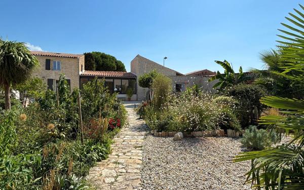 Maison à vendre    9 pièces •  Saint-Georges-d'Oléron