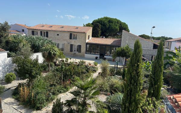 Maison à vendre    9 pièces •  Saint-Georges-d'Oléron