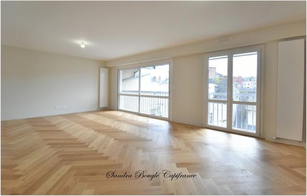 Appartement à vendre 4 pièces centre ville de LAVAL (53)