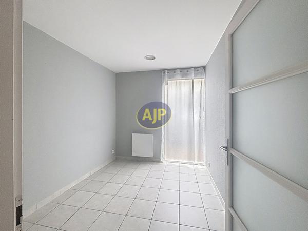 Rochefort : 740 € - AJP Immobilier Rochefort
