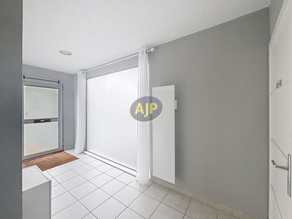 Rochefort : 740 € - AJP Immobilier Rochefort