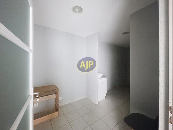 Rochefort : 740 € - AJP Immobilier Rochefort