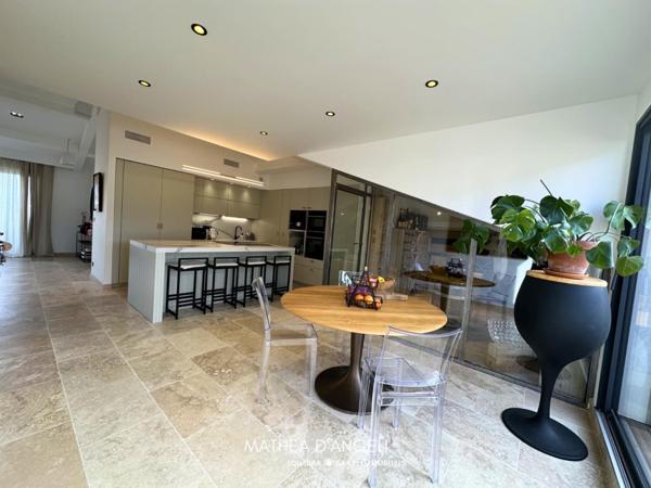 Une villa suspendue au coeur de Calvi