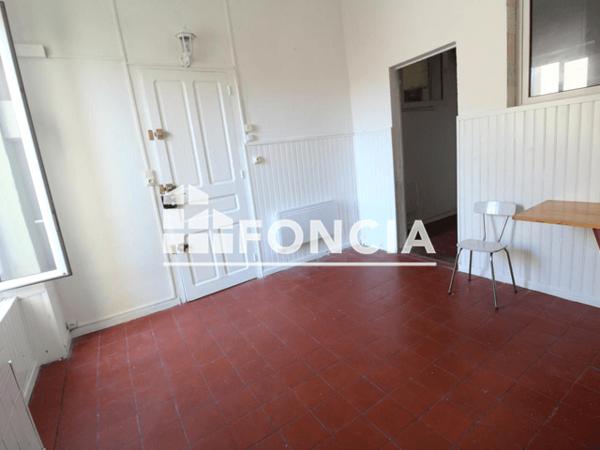 Location Studio 25.74 m² - 16 RUE DHUODA - Nimes 30000