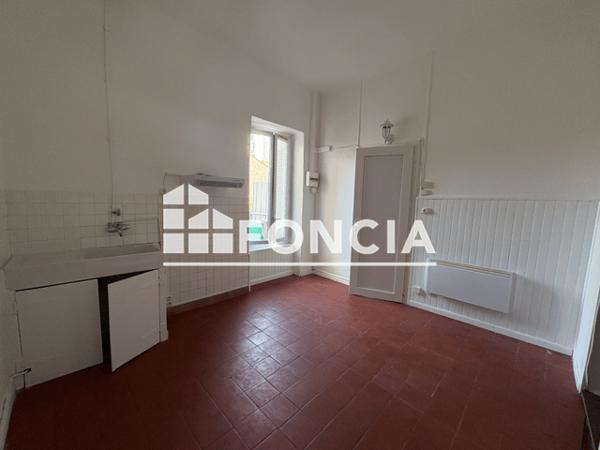 Location Studio 25.74 m² - 16 RUE DHUODA - Nimes 30000
