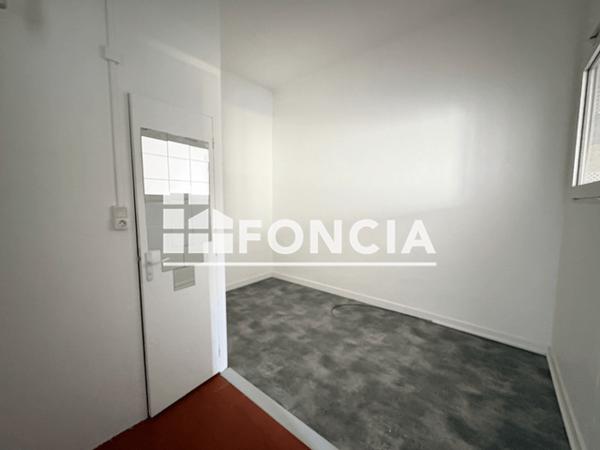 Location Studio 25.74 m² - 16 RUE DHUODA - Nimes 30000