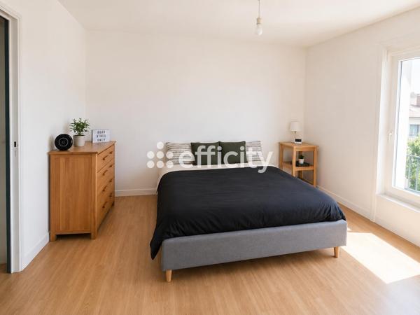 Maison
         3 pièces
        - 87 m² 164 900 € *