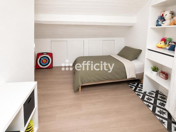 Maison
         3 pièces
        - 87 m² 164 900 € *