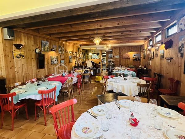 Dans la commune de HYÈRES,  cette opportunité unique de fonds de commerce est idéalement située dans une zone touristique aux abords de la mer. 
Restaurant INCONTOURNABLE dans un cadre enchanteur, ce bien n'attends que vous pour dévoiler tout son potentiel.

CLIENTELE FIDELE à 80%. Ce commerce développe également la VENTE A EMPORTER

Une enseigne de renommée locale et régionale avec 30 couverts intérieurs et une quinzaine extérieur et offre la possibilité de développer.
Une grande cuisine, beaucoup de stockage, une chambre froide....

Actuellement le restaurant est ouvert quelques jours dans la semaine et donc  propice à une belle évolution.
Possibilité d'acquérir les murs...
Les dirigeants peuvent accompagner l'acquéreur quelques mois, pour garder l'image de leur création en 2009.  

Idéal pour un couple, BEL INVESTISSEMENT FOND DE COMMERCE - GROS POTENTIEL DE DEVELOPPEMENT. Une belle afaire si vous souhaiter vous reconvertir dans la restauration. 


Pour plus d'informations et organiser une visite, contactez Isabelle BASSAC, votre mandataire de confiance à Hyères. Cette rare opportunité de transaction pourrait bien être l'impulsion dont votre projet a besoin. N'attendez plus !


Contactez pour visite : Isabelle Bassac 06 33 64 15 64  ou i.bassac@bskimmobilier.com