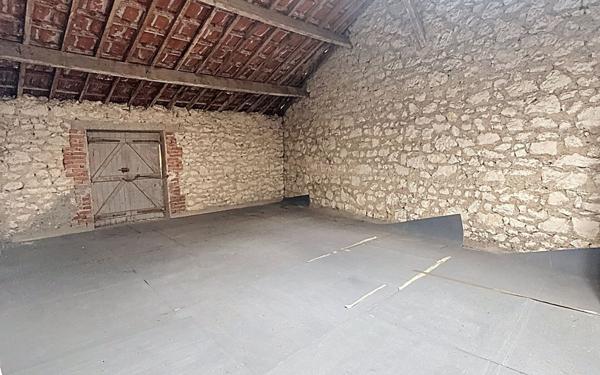 Maison à vendre    4 pièces •  Nogent-l'Abbesse