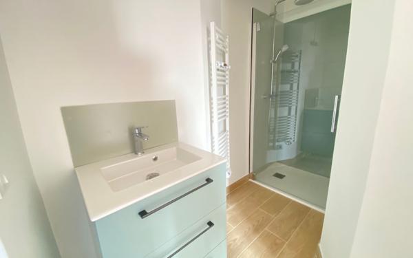 Appartement à vendre    2 pièces • 51,80 m2 Saint-Maur-des-Fossés