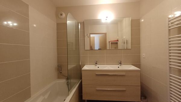 Appartement Sète 4 pièces 94 m2 + 2 garages