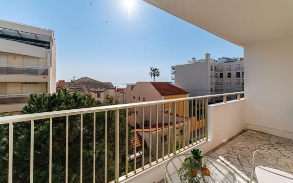 Appartement à vendre    1 pièce • 25,14 m2 Cannes