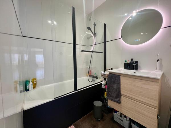 Magnifique Appartement - 2 Chambres Lumineux - Double garage - Cave